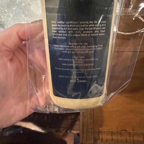 Jim's Leather Conditioner with Applicator- Jumbo - Picture 2 of 3